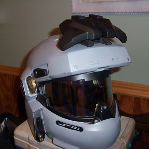 the attachment has a rare earth magnet in the base, and another one inside the helmet