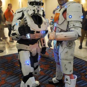 Asgardianhammer_and_me_at_dragoncon_2013_by_frijoleluna-d6oz7my